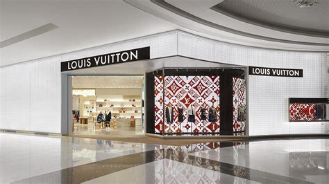 louis vuitton fashion show dubai|buy louis vuitton online uae.